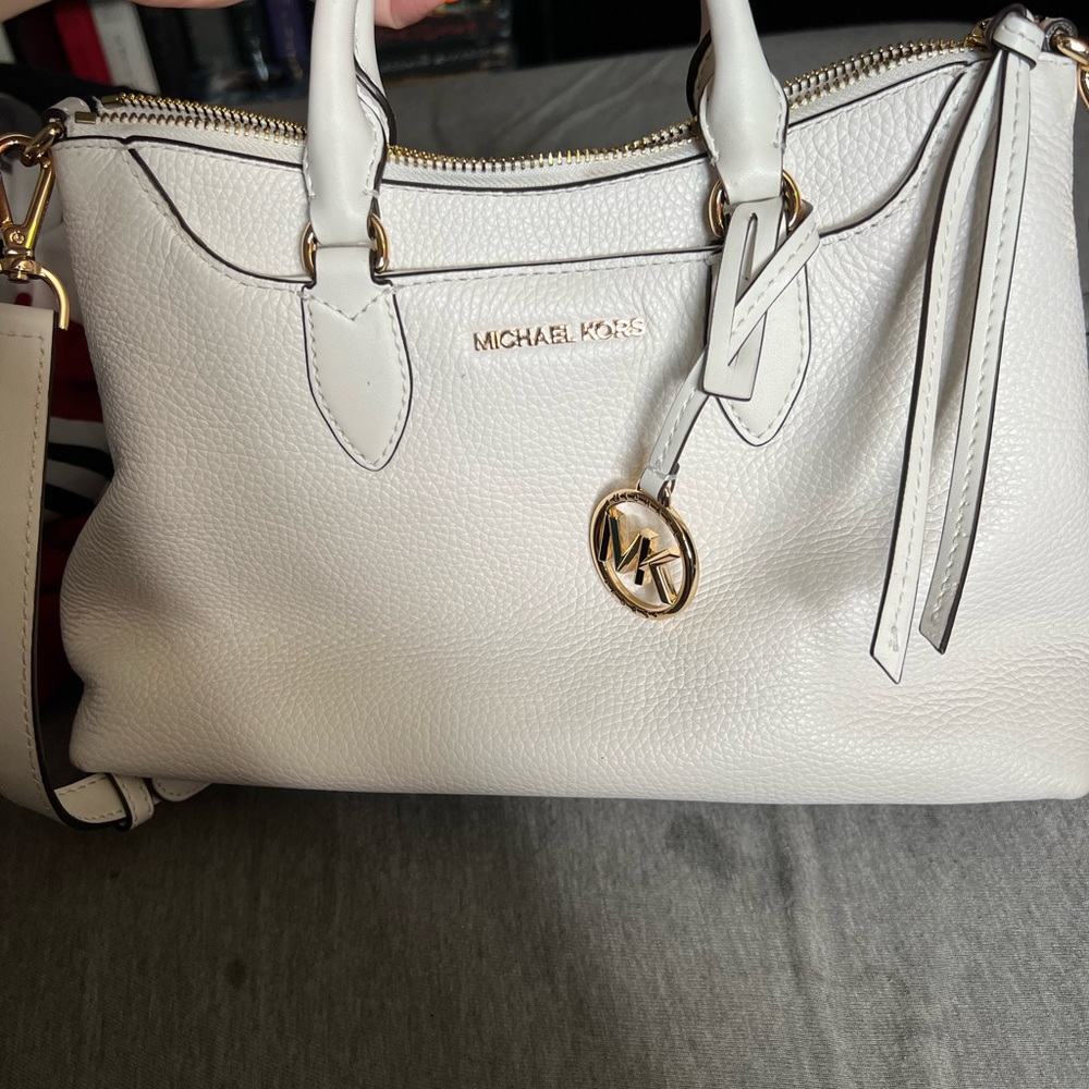 White Michael kors handbag
